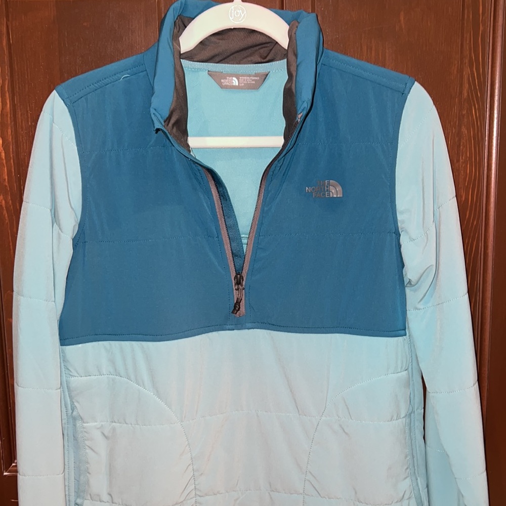North Face Pull-Over - Picture 3 of 5